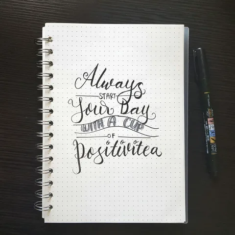Curso grabado de lettering, de la tienda de muestra Hoja Rayada