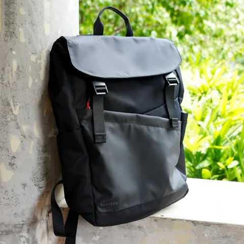 Mochila urbana negra, en la tienda de ejemplo Calle Siete