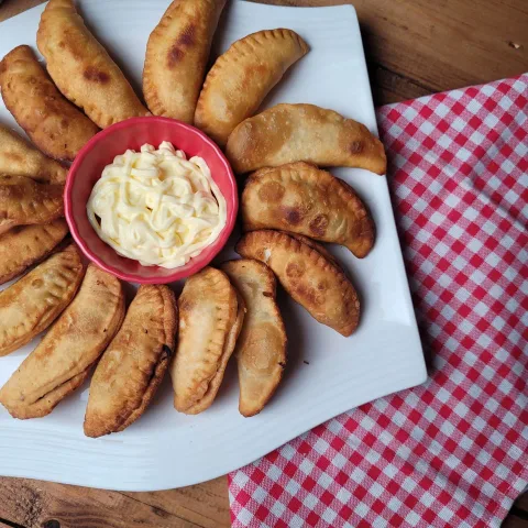 Docena de empanadas de carne, de la tienda de muestra Lo de Marta